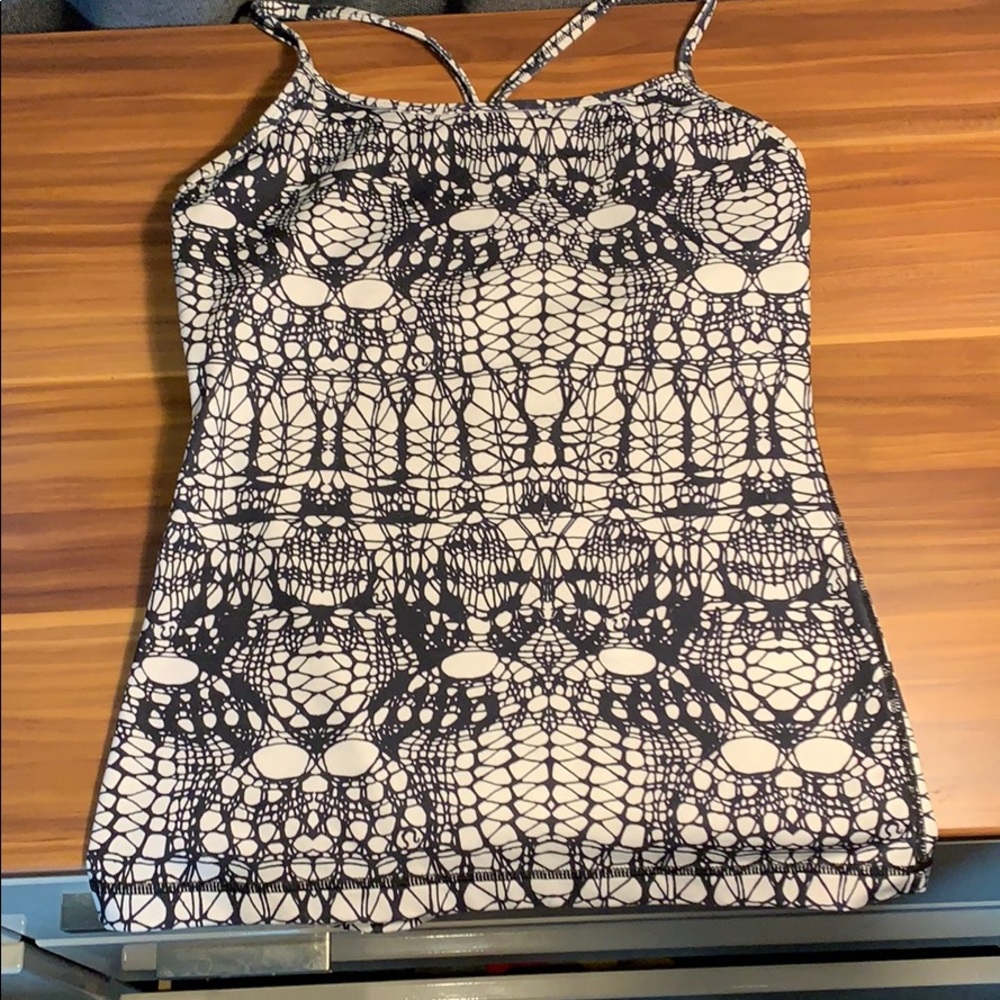 Lululemon printed tank w/ built in bra